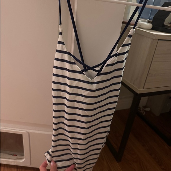 Gorgeous one piece jcrew - Picture 2 of 5